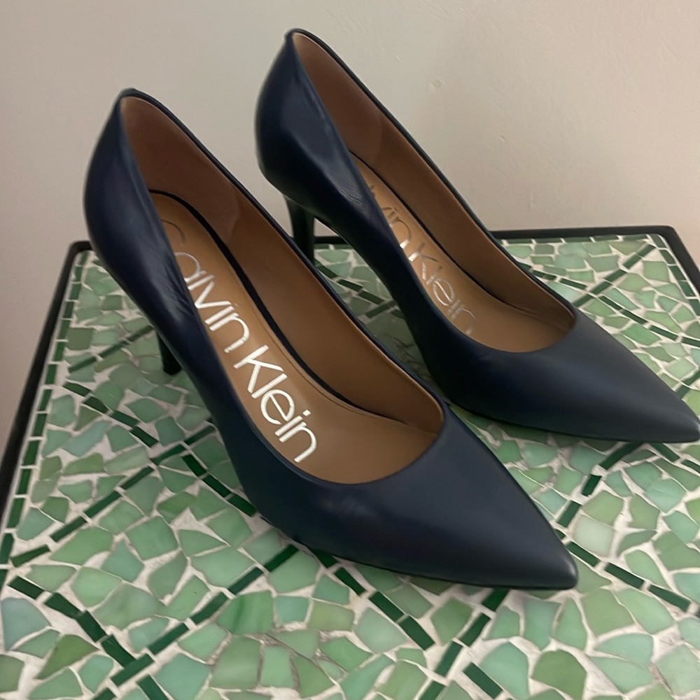 Calvin Klein “Gayle” Pump